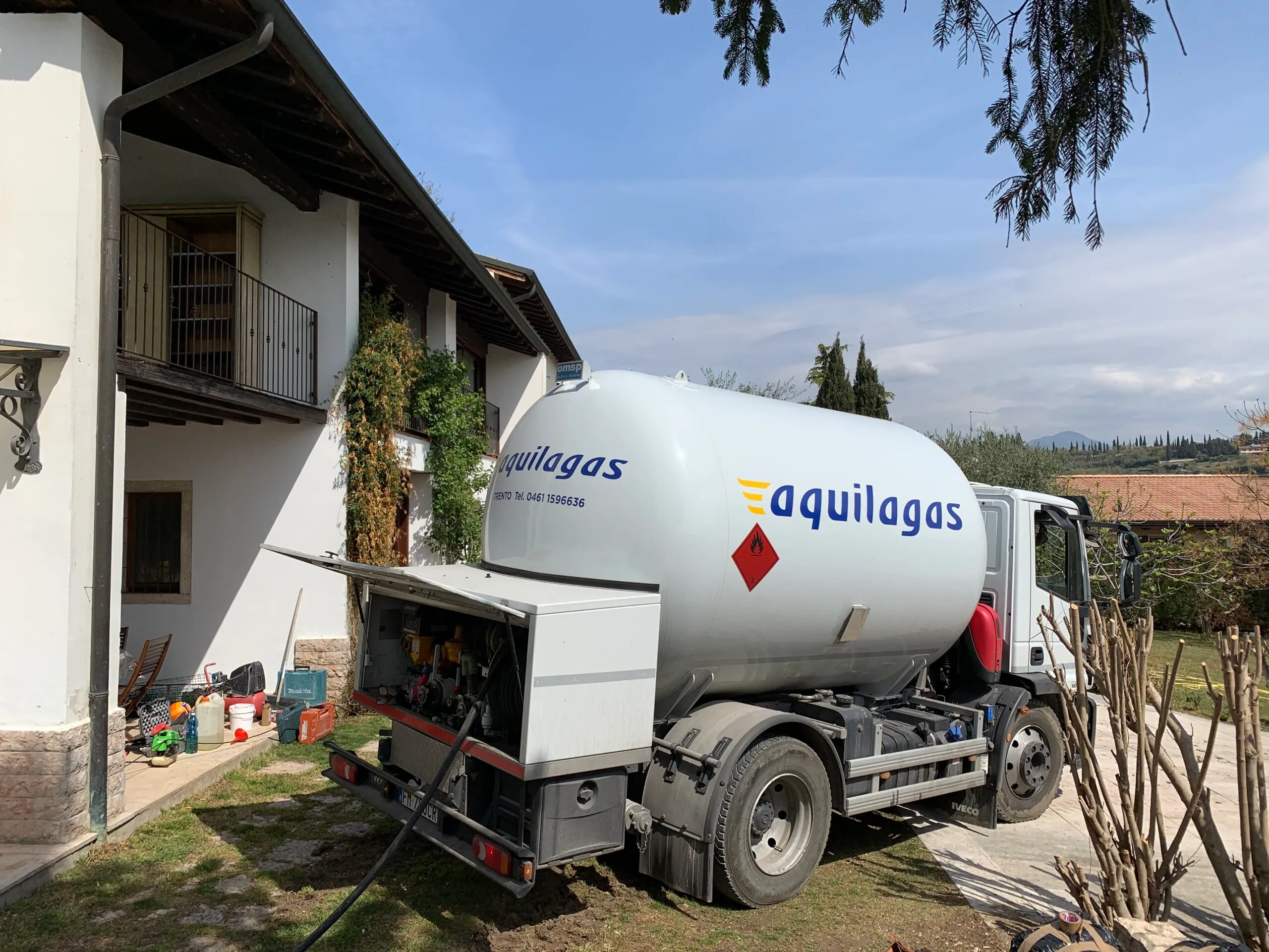 Consegna di GPL Aquila Gas a un’abitazione